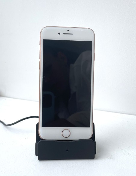 Caméra espion Wifi dans une station de charge IPhone
