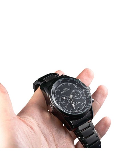Montre acier camera HD et dictaphone 32GO dans une main
