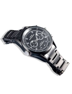 Montre acier camera HD et dictaphone 32GO dans une main 2